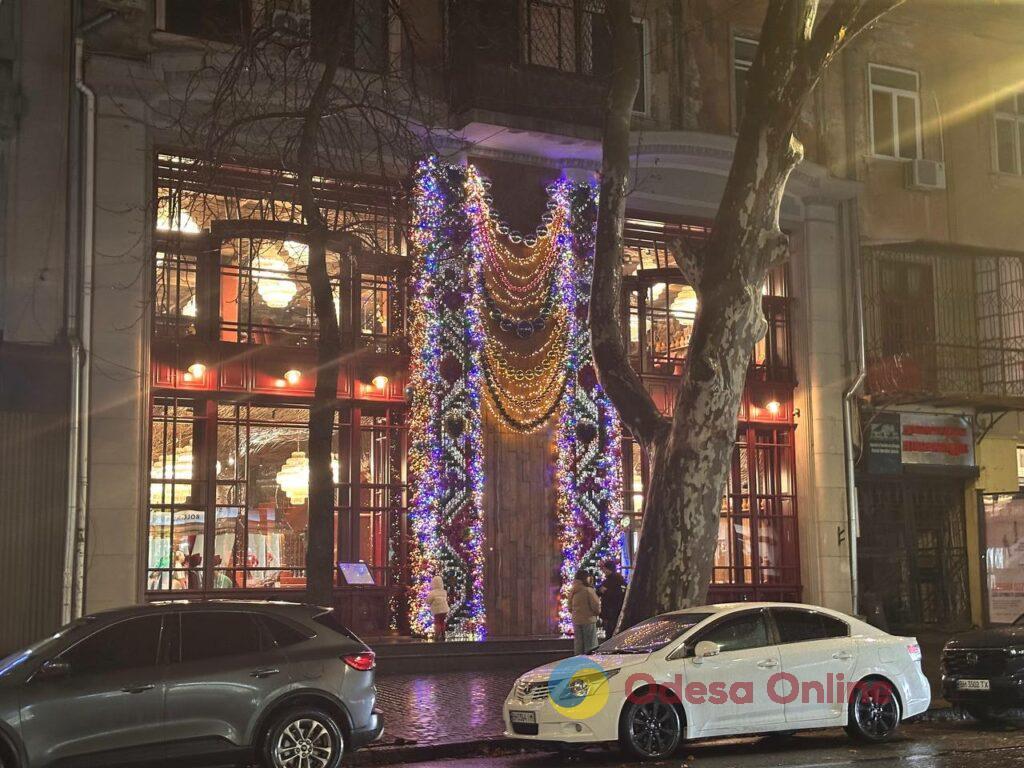 Різдвяна феєрія: Одеса стрімко готується до зимових свят