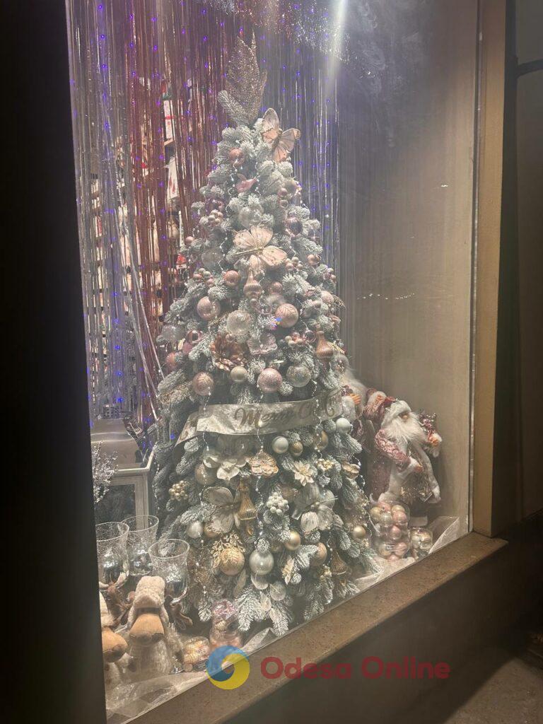 Різдвяна феєрія: Одеса стрімко готується до зимових свят