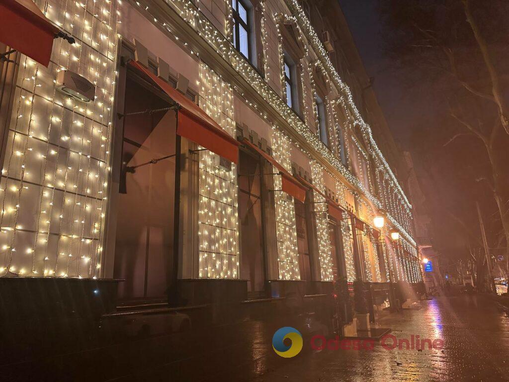 Різдвяна феєрія: Одеса стрімко готується до зимових свят