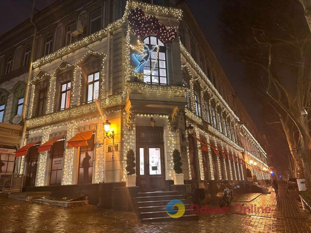 Різдвяна феєрія: Одеса стрімко готується до зимових свят