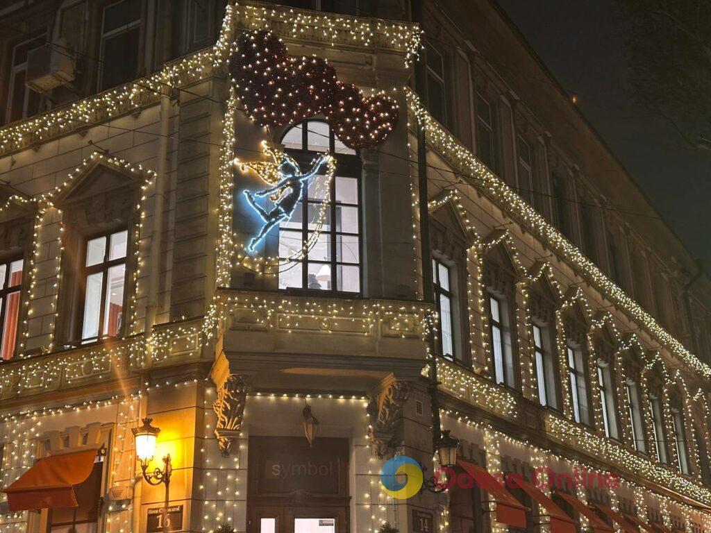 Різдвяна феєрія: Одеса стрімко готується до зимових свят