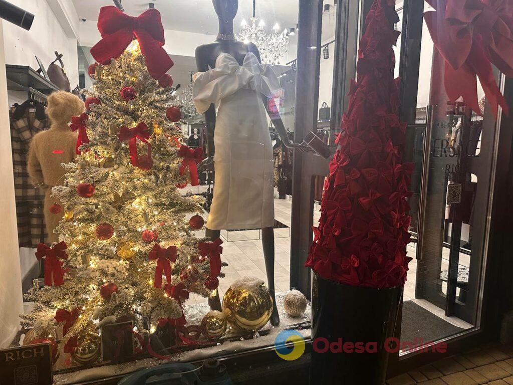 Різдвяна феєрія: Одеса стрімко готується до зимових свят