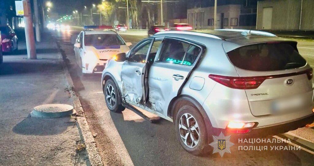 На Миколаївській дорозі в Одесі зіткнулися дві автівки — травмовані підлітки