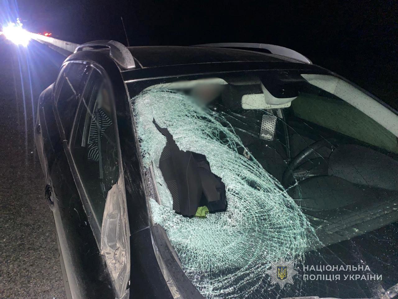 На Одещині легковик на смерть збив жінку