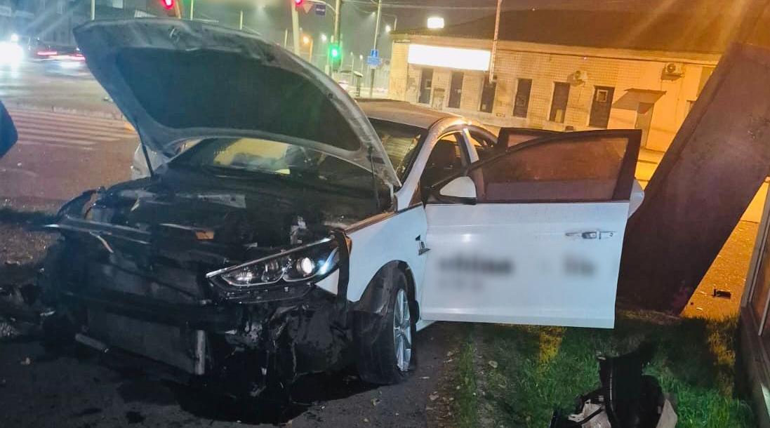 На Николаевской дороге в Одессе столкнулись две машины — травмированы подростки На Николаевской дороге в Одессе столкнулись две машины — травмированы подростки