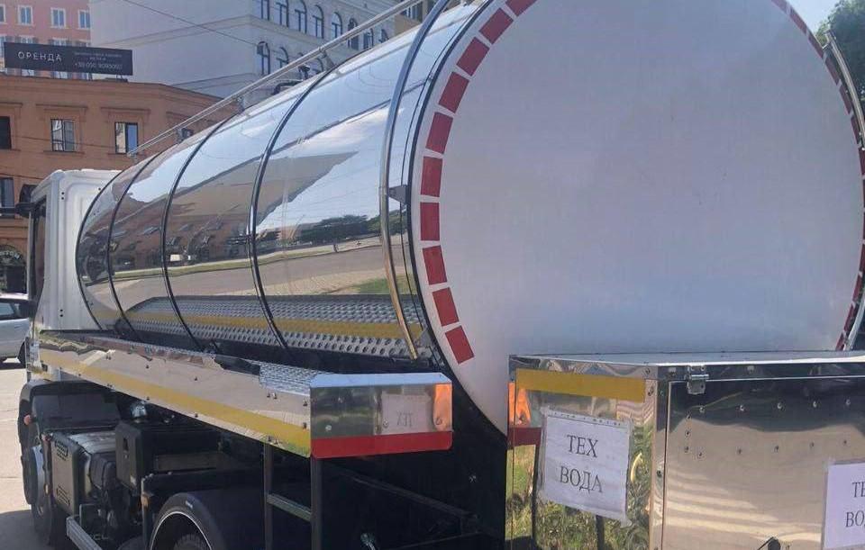 В Одессе из-за обесточивания организован подвоз технической воды В Одессе из-за обесточивания организован подвоз технической воды