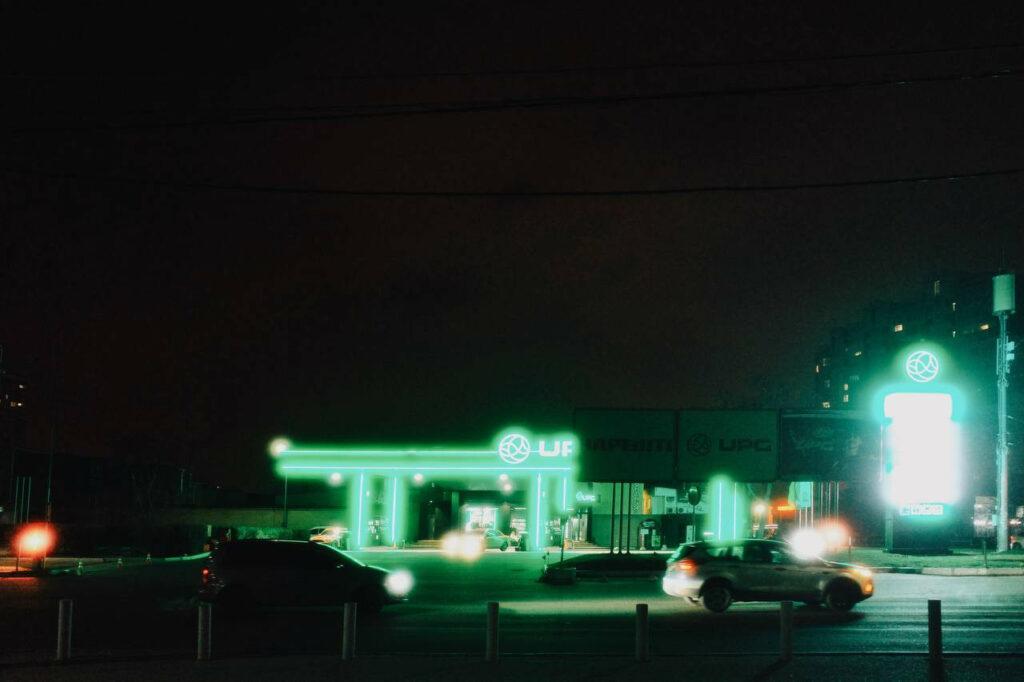 Життя в темряві: одесити адаптуються до умов затяжного блекауту Жизнь в темноте: одесситы адаптируются к условиям затяжного блэкаута