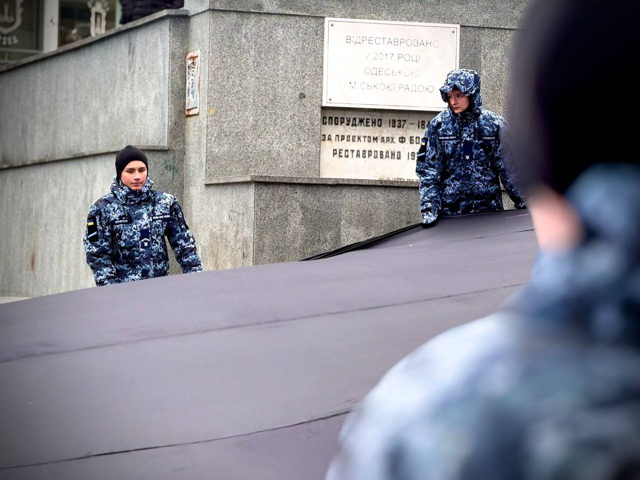 В Одесі розгорнули Прапор надії на підтримку полонених і зниклих безвісти (фото)