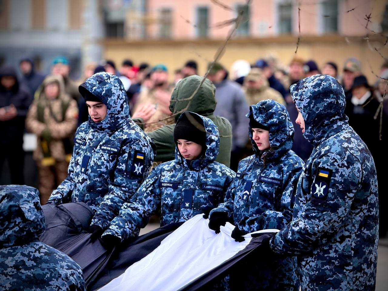 В Одесі розгорнули Прапор надії на підтримку полонених і зниклих безвісти (фото)