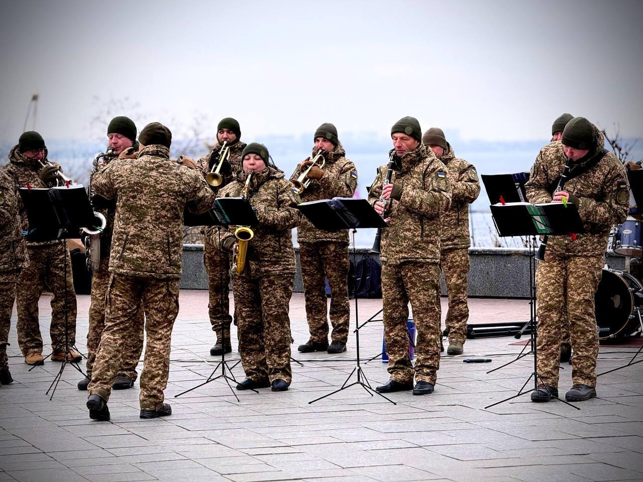 В Одесі розгорнули Прапор надії на підтримку полонених і зниклих безвісти (фото)