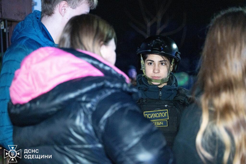 Нічна атака дронами на Одесу: пошкоджений житловий будинок, спалахнули пожежі