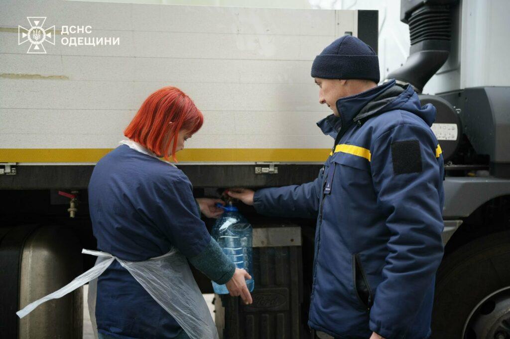 Рятувальники з різних областей України приїхали на допомогу одеситам