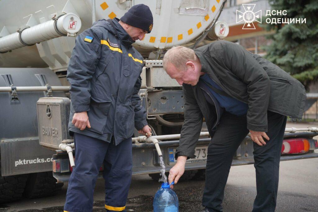 Рятувальники з різних областей України приїхали на допомогу одеситам