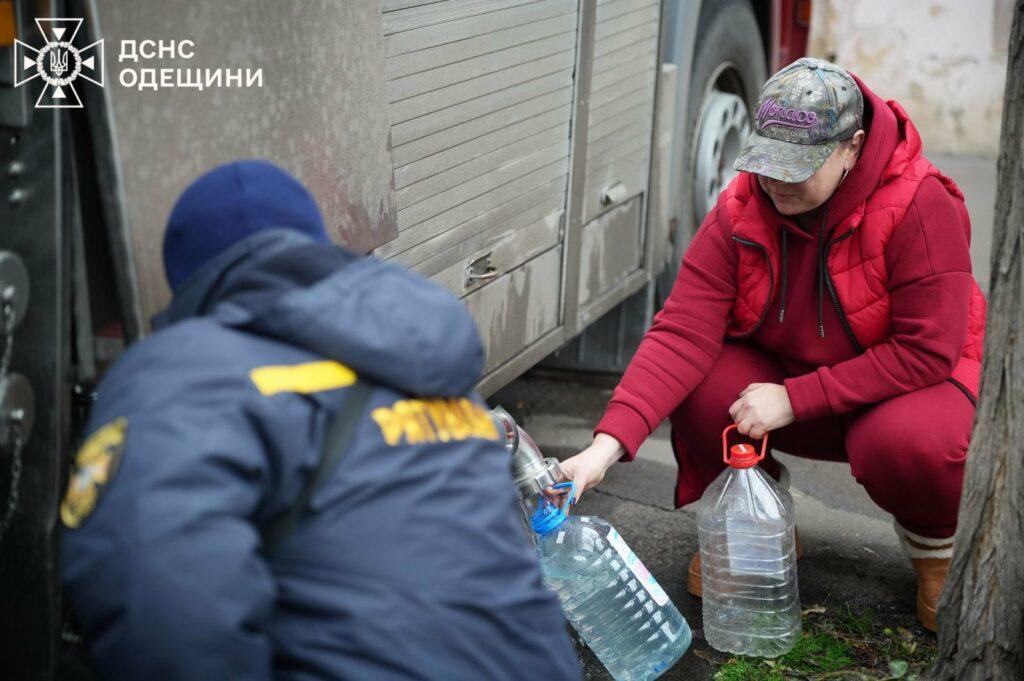Рятувальники з різних областей України приїхали на допомогу одеситам