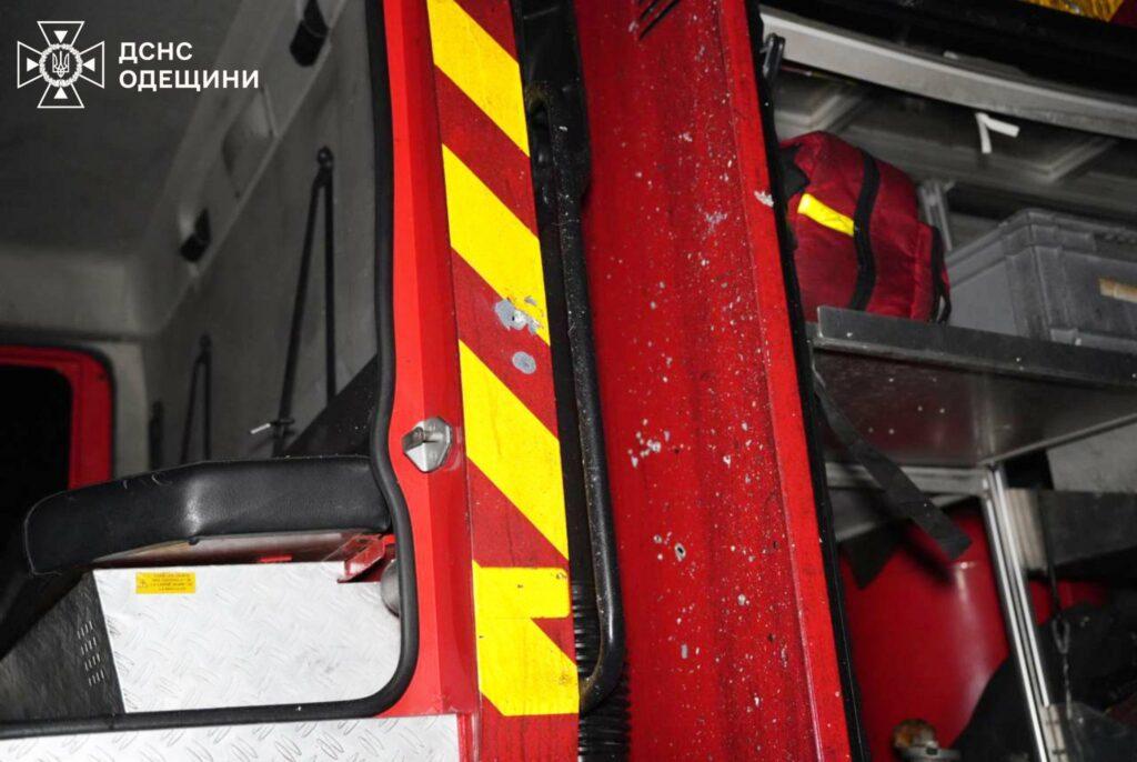 РФ атакувала одеських рятувальників під час ліквідації наслідків обстрілу РФ атакувала одеських рятувальників під час ліквідації наслідків обстрілу