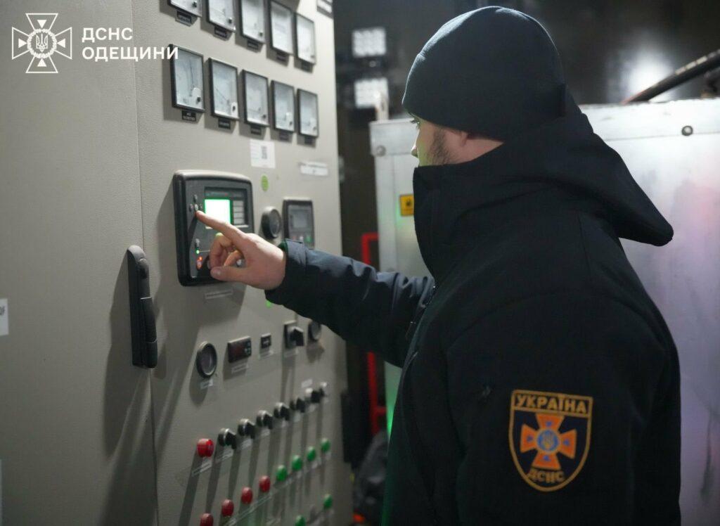 Рятувальники з різних областей України приїхали на допомогу одеситам