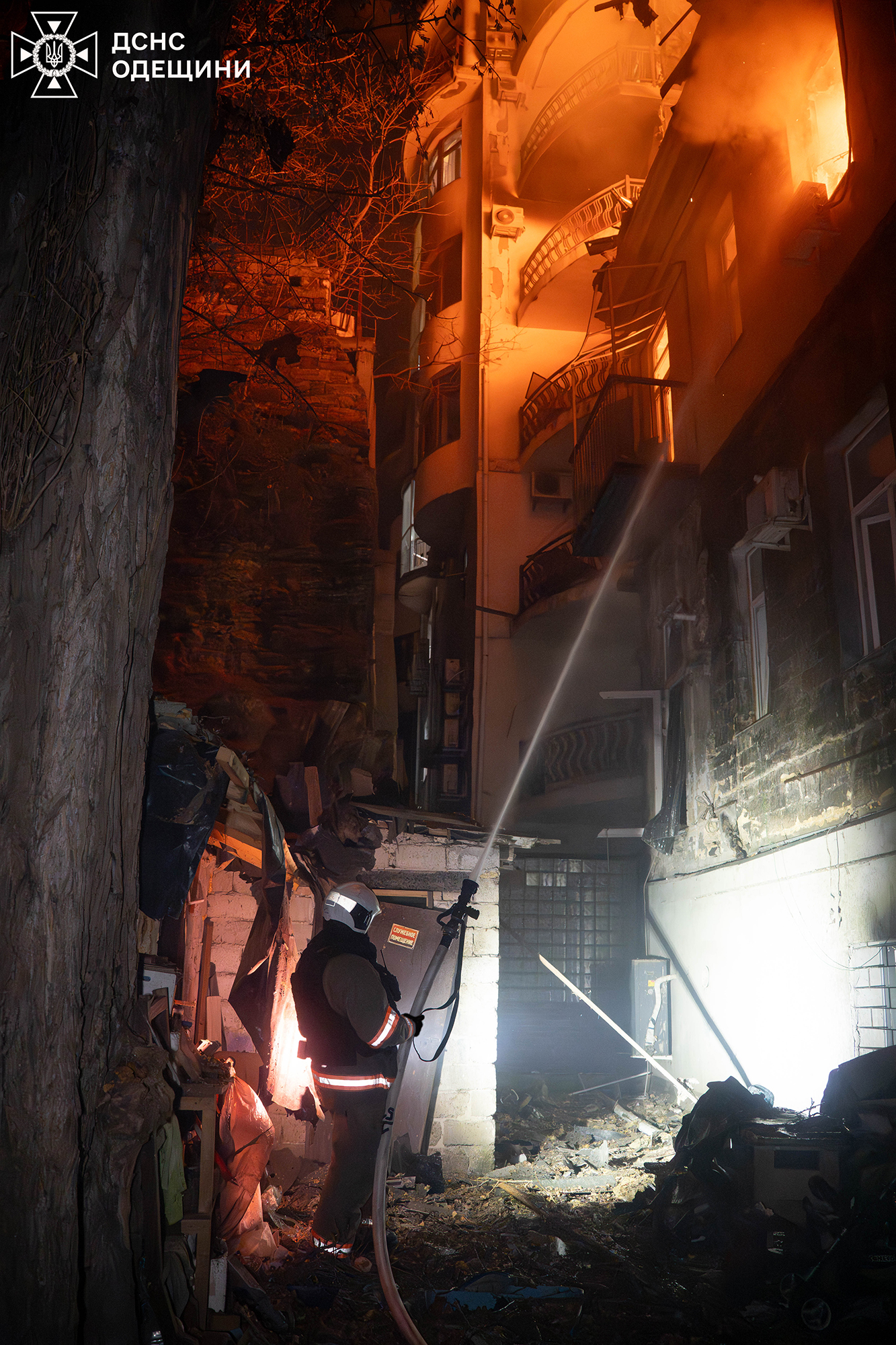 Наслідки вечірньої атаки РФ на Одесу: пошкоджені понад 100 вікон