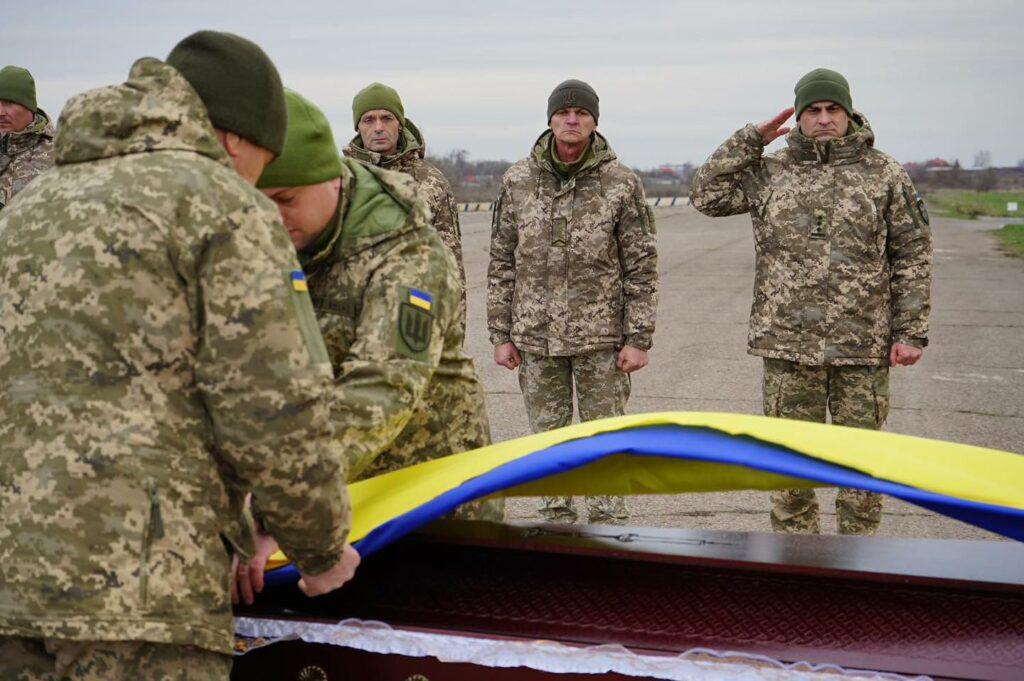 В Одесі попрощалися з прикордонником, який загинув на війні