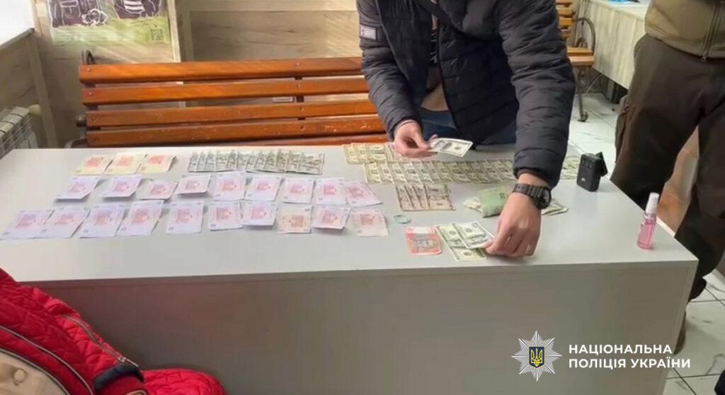 В Одесі судитимуть пенсіонерку з Дніпра, яка обікрала попутника у потязі