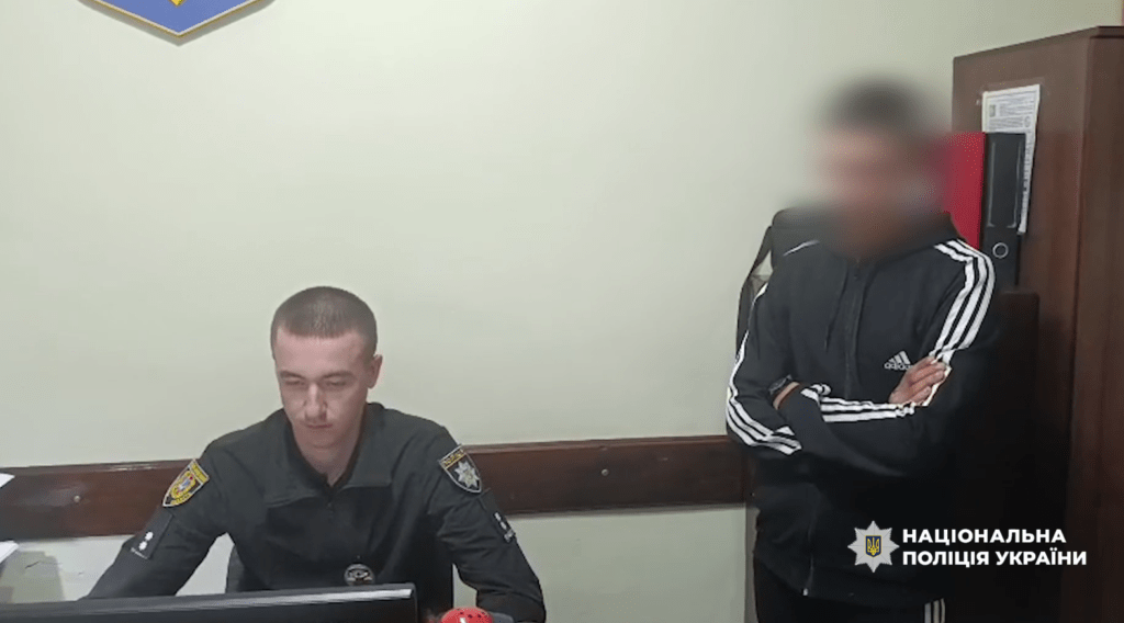 Спалили авто на 2,5 мільйони гривень: двоє молодиків постануть перед судом на Одещині Сожгли авто на 2,5 миллиона гривен: двое парней предстанут перед судом в Одесской области
