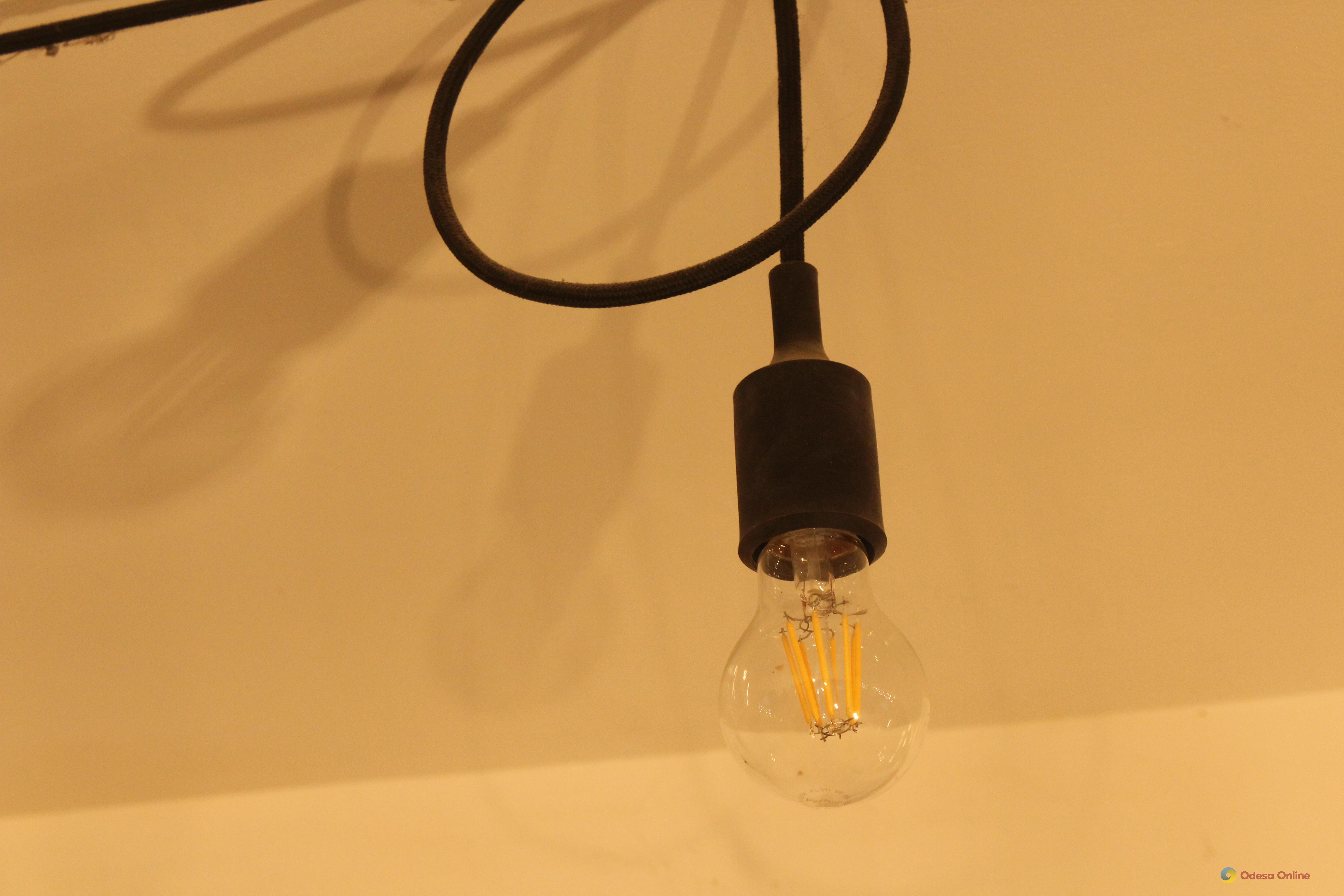 У Пересипському районі Одеси світло подають почергово через різке зростання навантаження