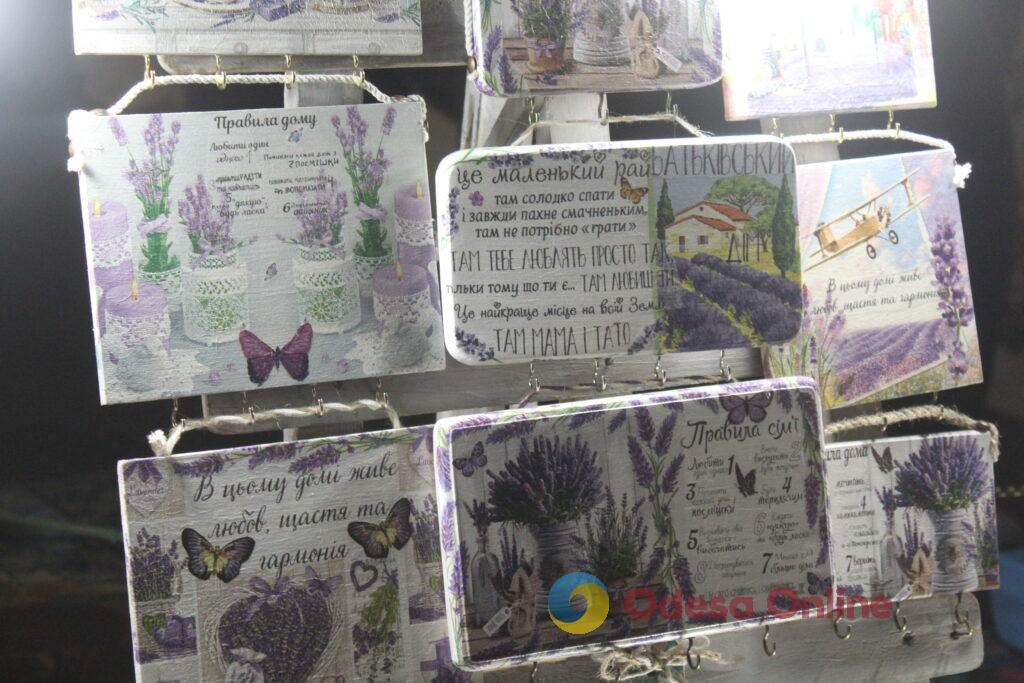 Близько 35 майстрів з Одеси та області представили роботи на крафтовому ярмарку (фото)