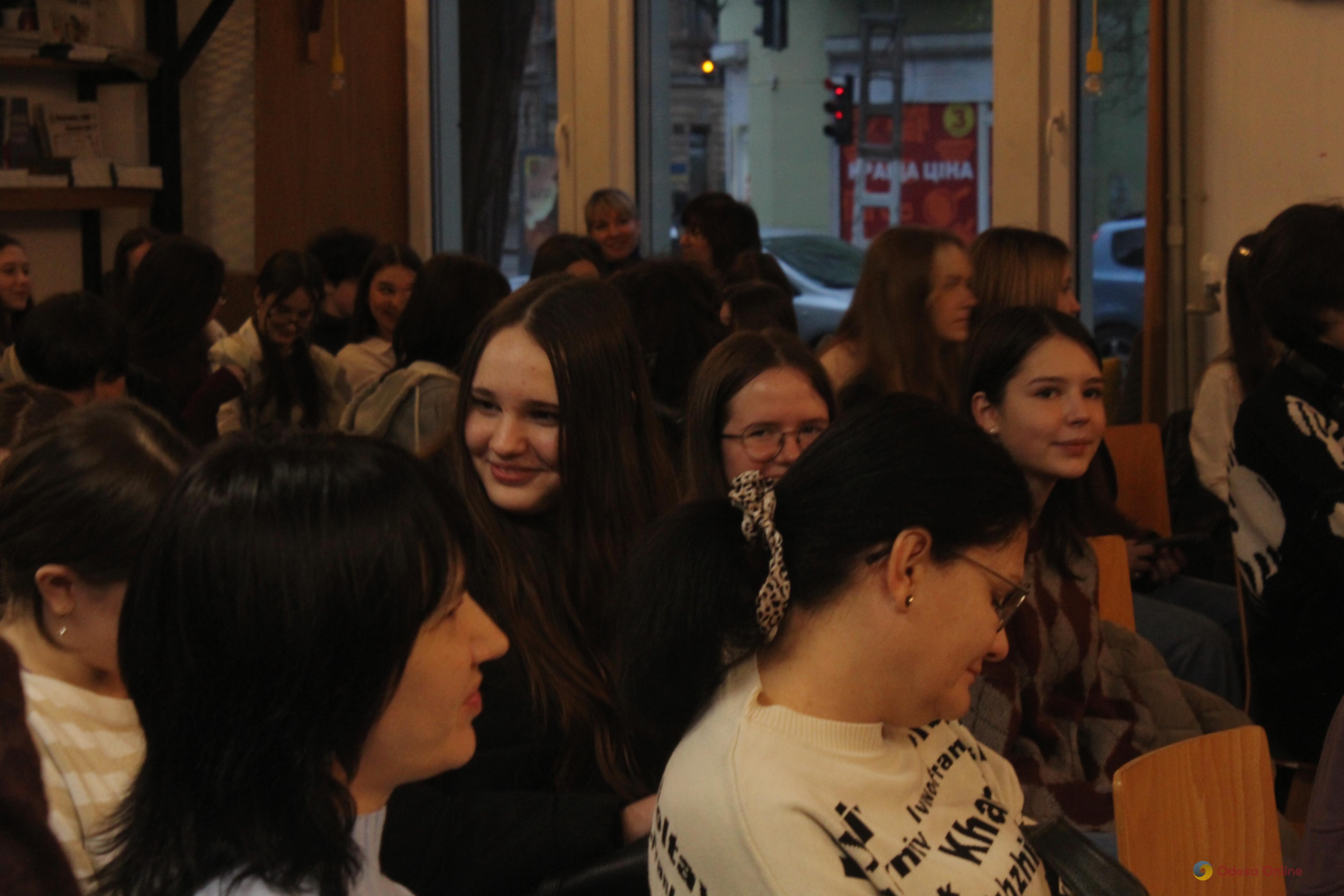 Військовослужбовець і журналіст Леонід Францескевич презентував в Одесі свою збірку казок