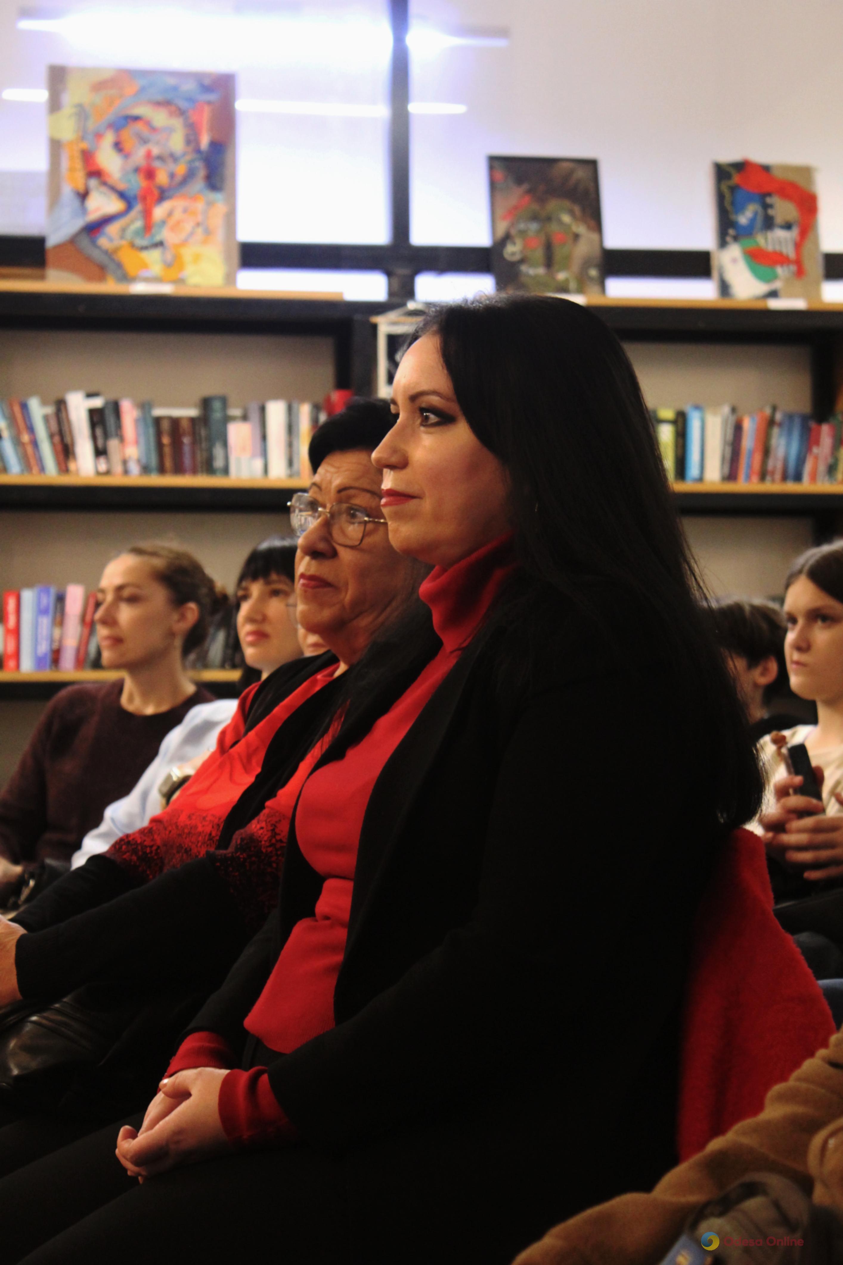 Військовослужбовець і журналіст Леонід Францескевич презентував в Одесі свою збірку казок