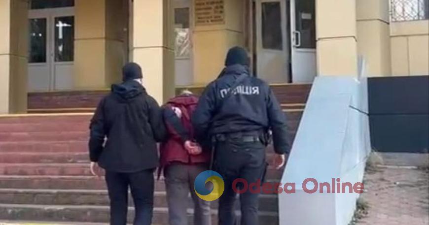 Мужчина получил семь лет лишения свободы за разбой в магазине в Одессе Мужчина получил семь лет лишения свободы за разбой в магазине в Одессе