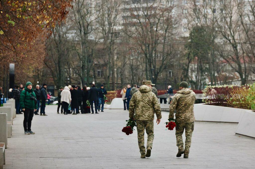 День Збройних Сил України: в Одесі вшанували пам’ять полеглих Героїв День Збройних Сил України: в Одесі вшанували пам’ять полеглих Героїв