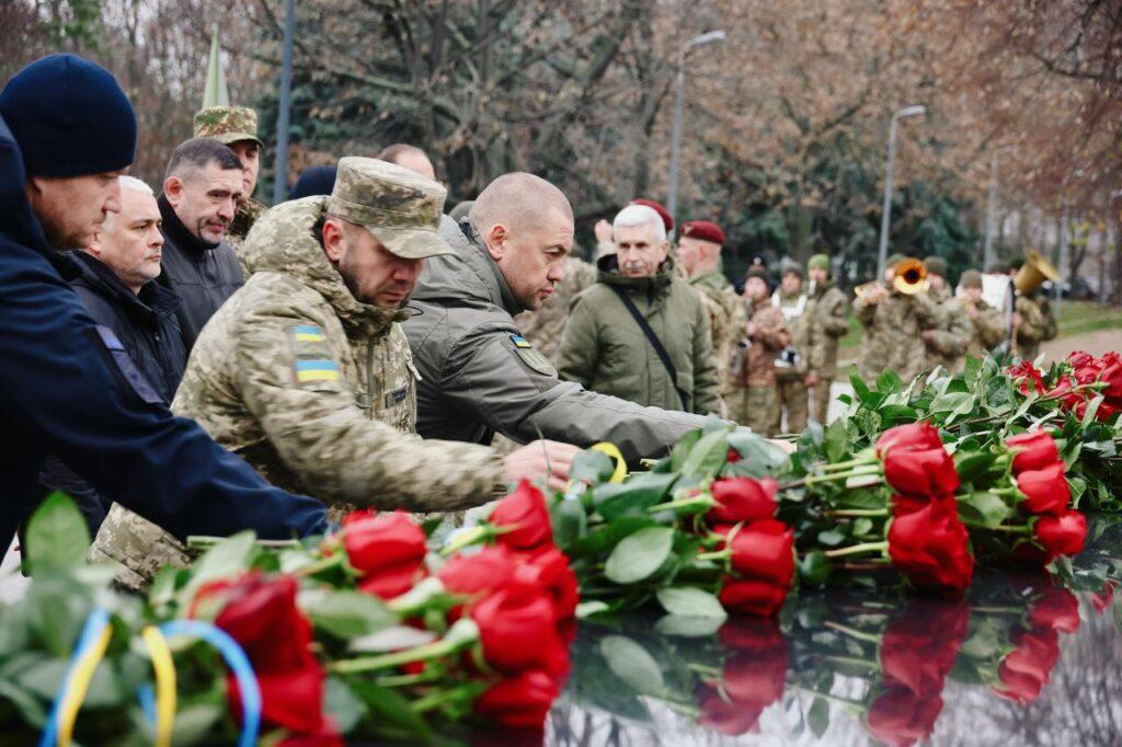 День Збройних Сил України: в Одесі вшанували пам’ять полеглих Героїв День Збройних Сил України: в Одесі вшанували пам’ять полеглих Героїв