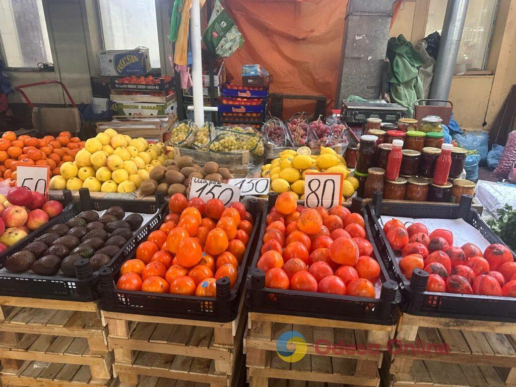 «Бере», ребра та редька: суботні ціни на одеському «Привозі»