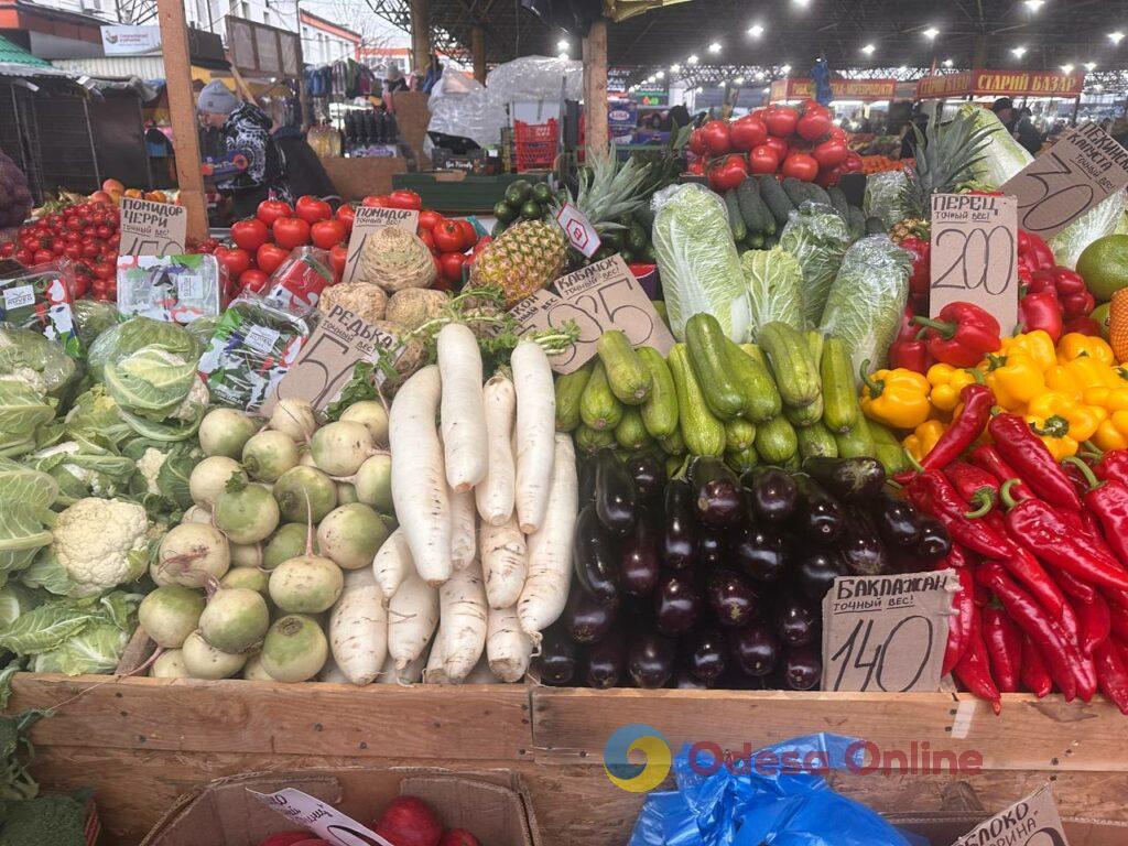 «Бере», ребра та редька: суботні ціни на одеському «Привозі»