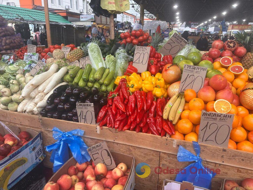 «Бере», ребра та редька: суботні ціни на одеському «Привозі»
