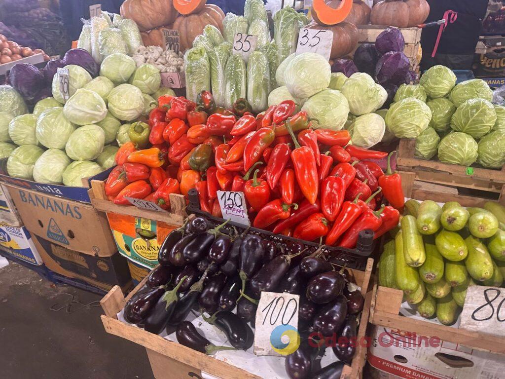 «Бере», ребра та редька: суботні ціни на одеському «Привозі»