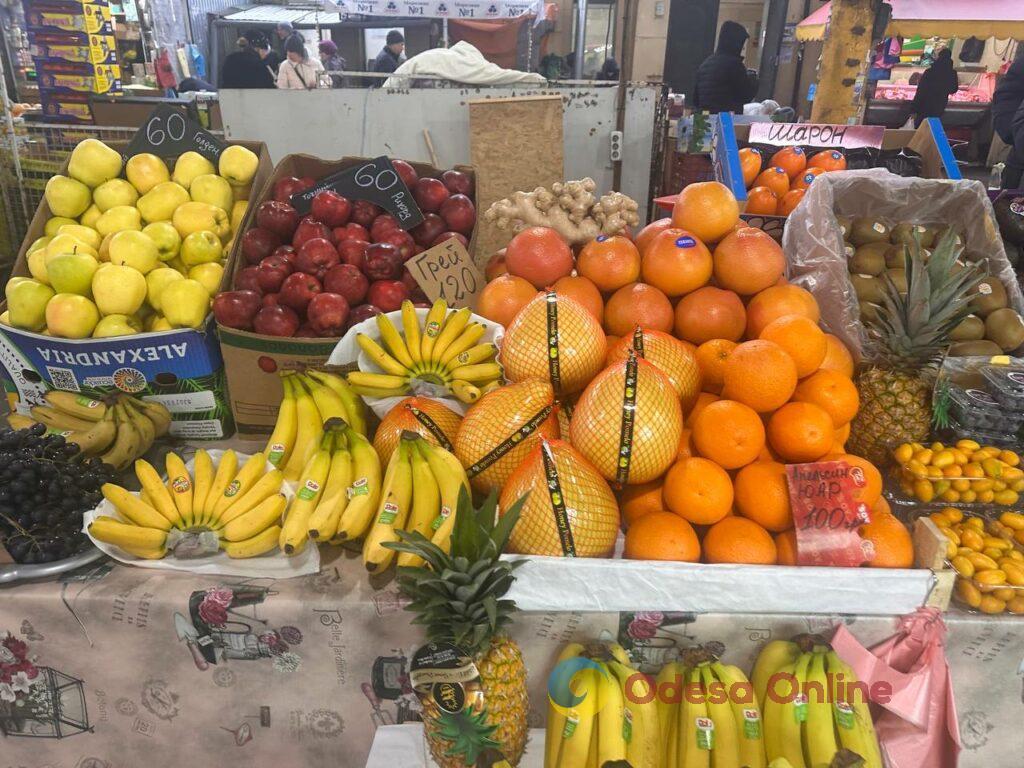 «Бере», ребра та редька: суботні ціни на одеському «Привозі»