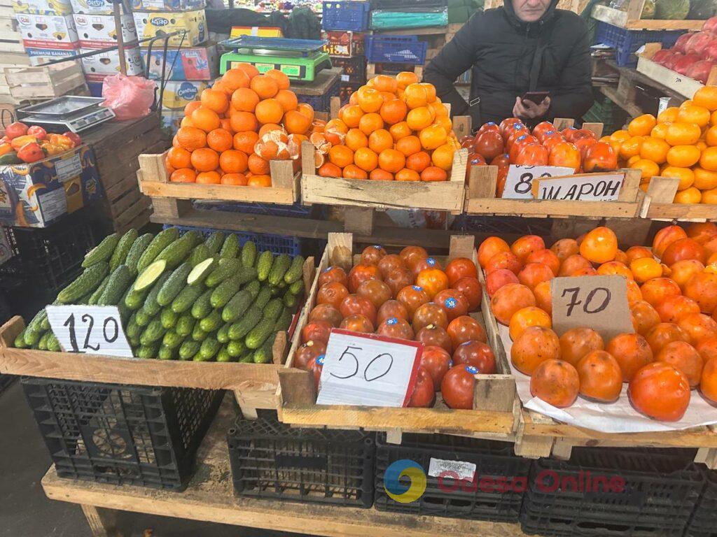 «Бере», ребра та редька: суботні ціни на одеському «Привозі»