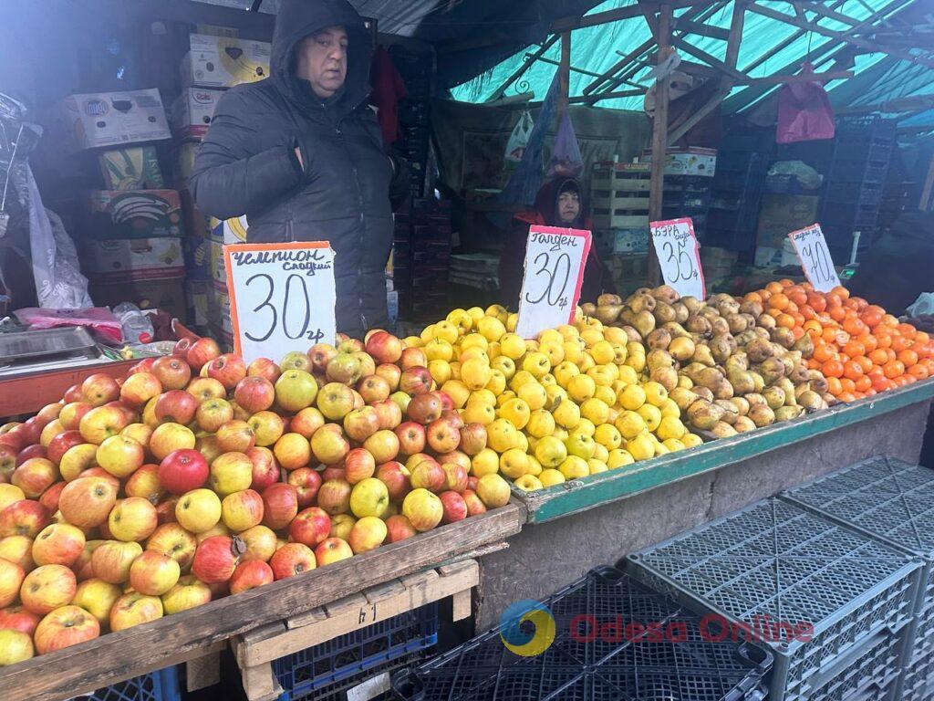 «Бере», ребра та редька: суботні ціни на одеському «Привозі»