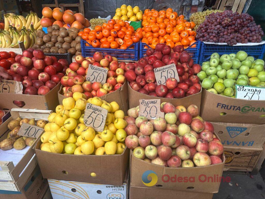 «Бере», ребра та редька: суботні ціни на одеському «Привозі»