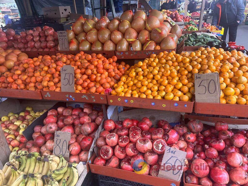 «Бере», ребра та редька: суботні ціни на одеському «Привозі»