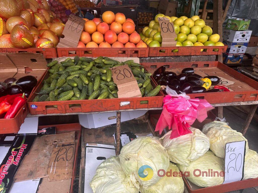 «Бере», ребра та редька: суботні ціни на одеському «Привозі»