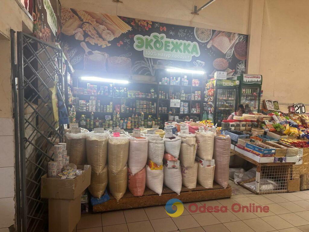 «Бере», ребра та редька: суботні ціни на одеському «Привозі»