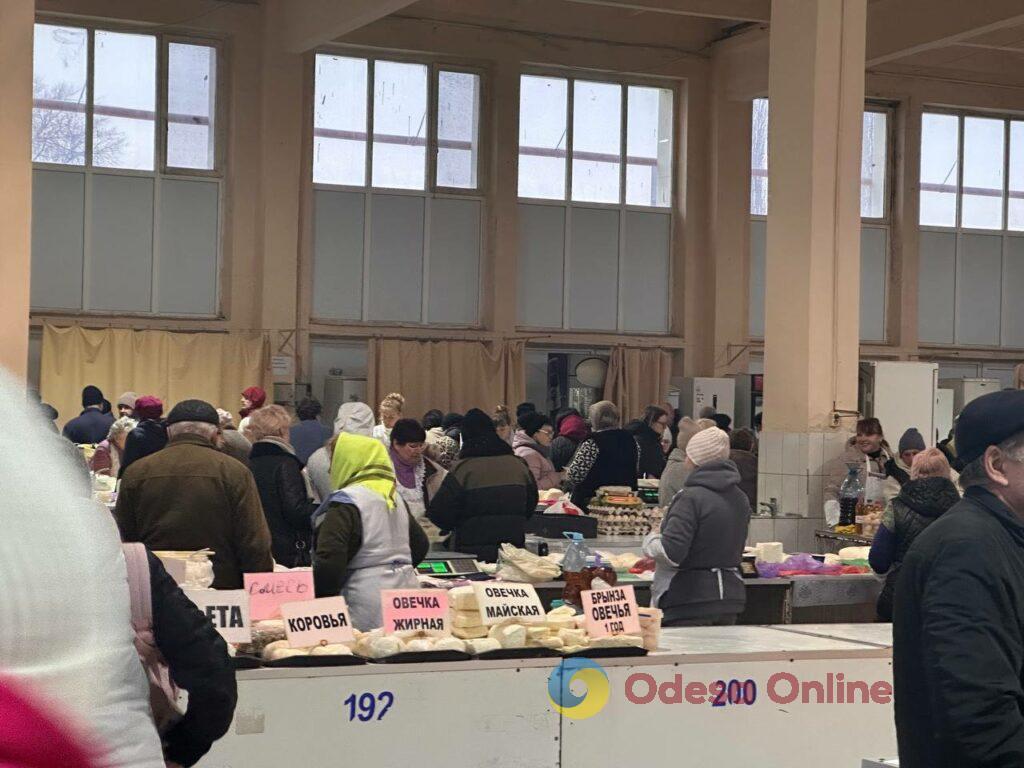 «Бере», ребра та редька: суботні ціни на одеському «Привозі»