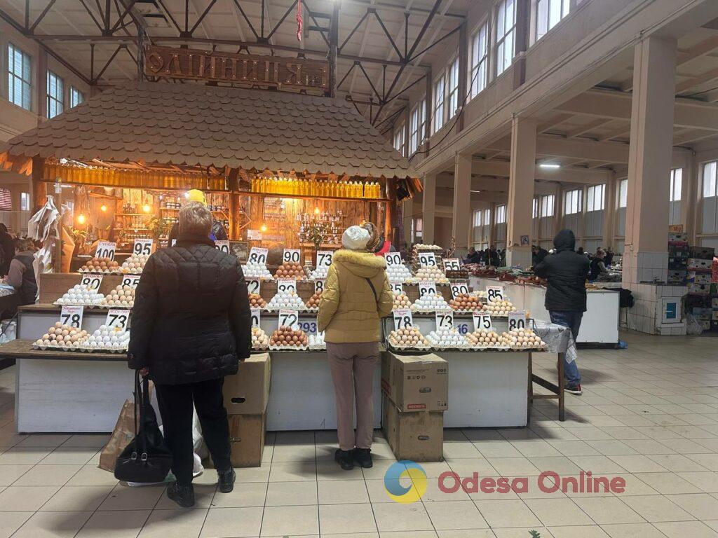 «Бере», ребра та редька: суботні ціни на одеському «Привозі»