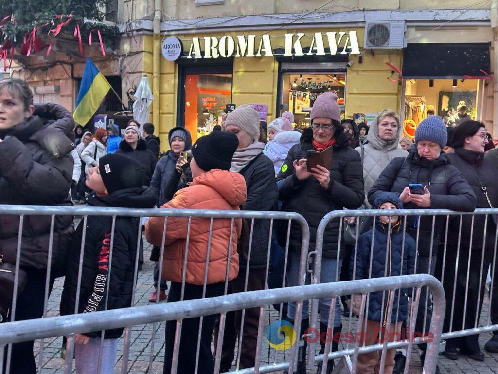 Зимова казка: в Одесі засвітили вогні на головній ялинці міста (фото)