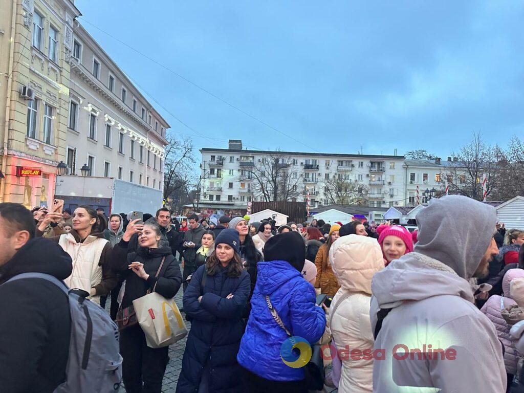 Зимова казка: в Одесі засвітили вогні на головній ялинці міста (фото)