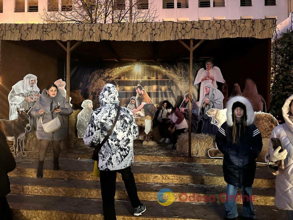 Зимова казка: в Одесі засвітили вогні на головній ялинці міста (фото)