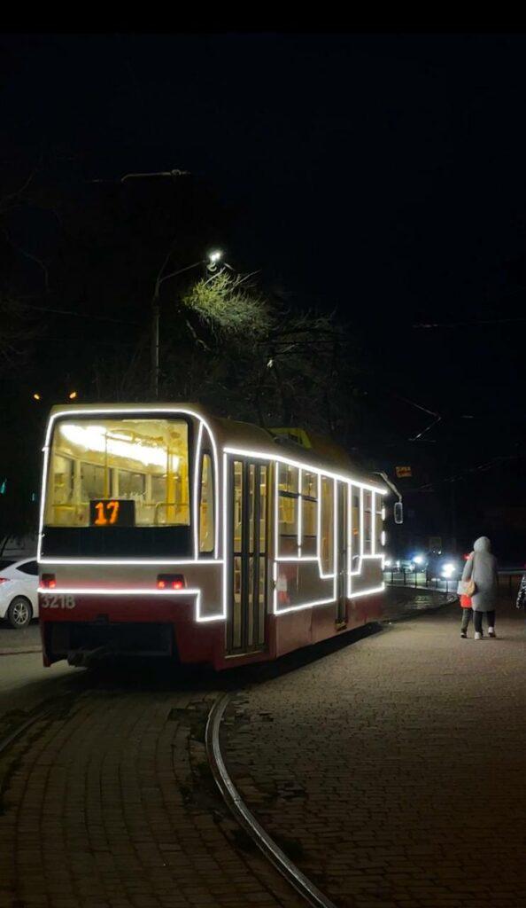 В Одесі на День Святого Миколая курсував святковий електротранспорт