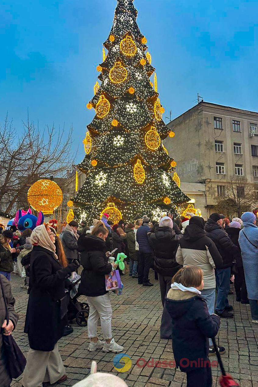 Фото тижня: Одеса між зимовою казкою та воєнною реальністю Фото тижня: Одеса між зимовою казкою та воєнною реальністю