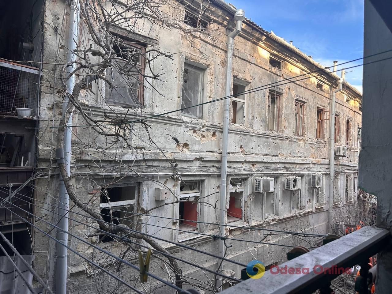 Одна з наймасованіших атак на Одесу: репортаж з місця та свідчення очевидців Одна з наймасованіших атак на Одесу: репортаж з місця та свідчення очевидців